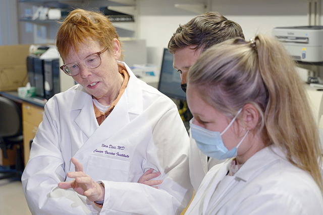 Dr. Nora Disis and colleagues in her lab.